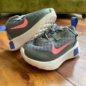 Toddler Nike Tennis Shoe